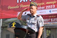 
Kepala Lapas Kelas IIA Banceuy Bandung, Heri Kusrita memimpin Upacara
Hari Kesaktian Pancasila di Lapangan Area Dalam Lapas Banceuy,
Senin (2/10/2023). (Foto: Ist/dara)
