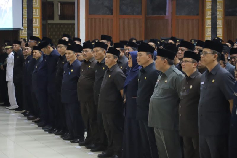  Bupati Bandung Dadang Supriatna merotasi lima pejabat tinggi pratama (eselon II)  di Gedung Mohammad Toha, Komplek Pemkab Bandung, Rabu (4/10/2023). (Foto: diskominfo)