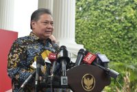 Menko Perekonomian Airlangga Hartarto memberikan keterangan pers, Jumat (06/10/2023), di Jakarta. (Foto: Humas Setkab/Dandy)