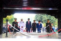 Presiden Jokowi dan Wapres Ma’ruf Amin meninjau sumur Lubang Buaya usai memimpin Upacara Peringatan Hari Kesaktian Pancasila, Minggu (01/10/2023), di Jakarta Timur. (Foto: BPMI Setpres)
