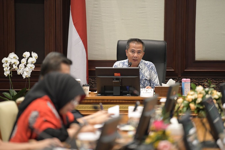 Penjabat Gubernur Jawa Barat. Bey Machmudin (Foto : Ist)
