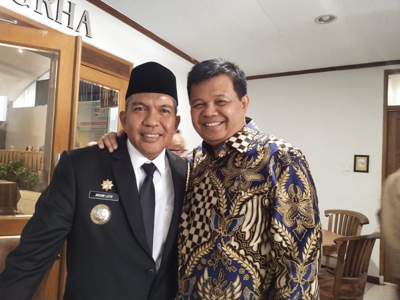 Pj Bupati Bandung Arsan Latif akrab dengan Aa Umbara Sutisna (Foto: Ist)