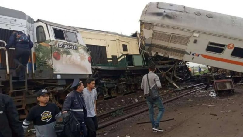 Kecelakaan KA Turangga dan KA Bandung Raya (Foto: PMJNews/Istimewa)