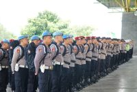 

Kapolresta Bandung Kombes Pol Kusworo Wibowo memimpin Apel Pergeseran Pasukandi Dom Balerame, GBS Soreang, Kabupaten Bandung, Senin (12/2/2024).(Foto: Ist)
