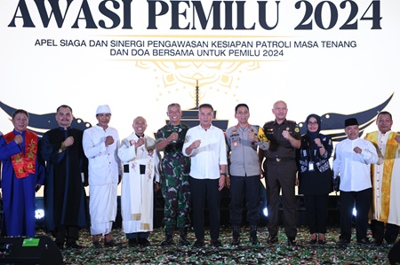 
Pj Gubernur Jawa Barat Bey Machmudin menghadiri Rampak Sauyunan Awasi Pemilu 2024  