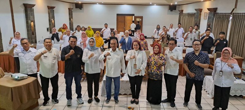 Penjabat Bupati Bandung Barat, Arsan Latif bersama semua stackeholder (Foto: Istimewa)
