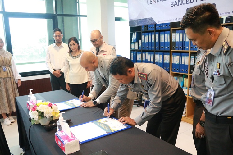 Lembaga Pemasyarakatan (Lapas) Kelas IIA Banceuy Bandung, dan Universitas Teknologi Bandung resmi teken nota kesepahaman (MoU) di Aula Universitas Teknologi Bandung, Senin (25/3/2024). (Foto: Ist)

