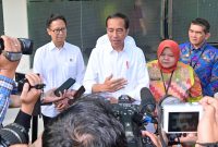 Presiden Jokowi menyatakan apresiasinya terhadap KPU dan Bawaslu atas proses rekapitulasi dan penghitungan suara Pemilu 2024. (Foto : BPMI Setpres/Muchlis Jr)
