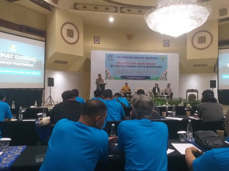 
Workshop bagi para wartawan Kota Bandung berlangsung di hotel Mercury Convention Center Ancol, Jakarta, dari Jum'at hingga Sabtu (1-3 Maret 2024). (Foto: diki/dara)
