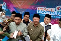 Direktur Jenderal Pendidikan Islam Kementerian Agama RI, Muhammad Ali Ramdhani, memberikan keterangan kepada wartawan di Pesantren Al Musadadiyah, Kecamatan Tarogong Kidul, Kabupaten Garut, Sabtu (23/03/2024)(Foto: Istimewa)