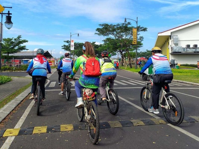  Bersepeda rutin bisa membuat tubuh bugar (Foto: jabarprov)
