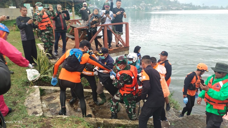 Tim Sar Temukan Dua Pelajar Yang Tenggelam Di Situ Cileunca Pangalengan