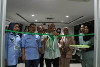 Bupati Bandung Dadang Supriatna didampingi Direktur RSUD Oto Iskandar Di Nata dr. Yani Sumpena meresmikan penggunaan Gedung Unit Transfusi Darah Rumah Sakit (UTDRS), Selasa (23/4/2024). (Foto: humas RSUD)
