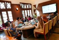 
Rapat ekspose paparan Asda II di lingkup Sekretariat Daerah di Ruang Rapat Ciremai Gedung Sate, Kota Bandung, Selasa (2/4/2024).(Foto: Biro Adpim Jabar)