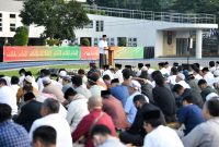 

Penjabat Gubernur Jawa Barat Bey Machmudin melaksanakan salat Idulfitri di Lapangan Gasibu, Kota Bandung, Rabu (10/4/2024).(Foto: Biro Adpim Jabar)

