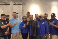  Faisal Harris (baju biru muda) bersama para Ketua DPC PAN KBB (Foto: Istimewa)
