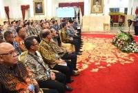 Badan Pengendalian Keuangan dan Pembangunan (BPKP) Muhammad Yusuf Ateh memberikan lapora pada Peresmian Pembukaan Rapat Koordinasi Nasional Pengawasan Intern Pemerintah Tahun 2024, di Istana Negara, Jakarta, Rabu, (22/05/2029). (Foto: Humas Setkab/RAH)