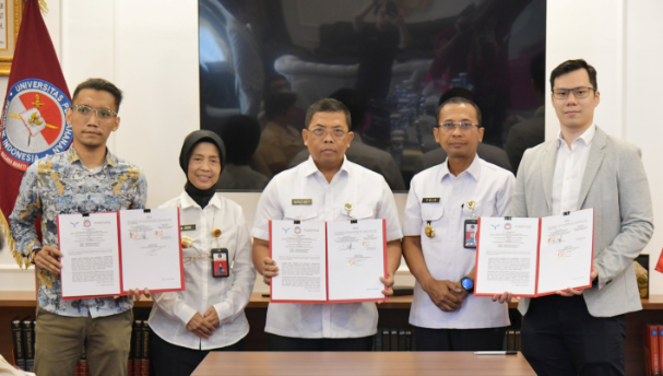 Indonesia Maju Foundation (IMF), Universitas Pertahanan (UNHAN) dan PT Nusantara Riset Genetika
(NUSANTICS) menandatangani Nota Kesepahaman (MoU) dan Nota Kesepakatan (MoA) dalam kerja sama
Penelitian dan Hilirisasi (Foto: Istimewa)