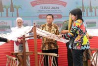 
Penjabat Ketua Dekranasda Jabar Amanda Soemedi Bey Machmudin menghadiri acara Gebyar Bangga Buatan Indonesia Launching Layanan Batik di Satpel Pengembangan Industri Kerajinan Tasikmalaya, Kota Tasikmalaya, Sabtu (13/7/2024).(Foto: Biro Adpim Jabar)