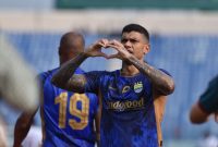 
Striker Persib, Ciro Alves merayakan gol ke gawang PSM Makassar di Stadion Si Jalak Harupat, Kabupaten Bandung, Jumat (19/7/2024).(Foto: PERSIB.co.id)

