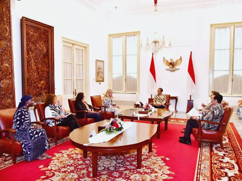 Presiden Jokowi menerima kunjungan delegasi World Bank di Istana Merdeka Jakarta, pada Kamis (25/07/2024). (Foto: BPMI Setpres)
