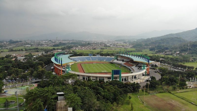 Big Metch tersaji di Matchday 2 Grup A Piala Presiden 2024. Dua tim elit Liga Indonesia, Persib Bandung dan Borneo FC akan bertarung di Stadion Si Jalak Harupat, Kabupaten Bandung, Senin (22/7/2024), pukul 19.30 WIB. (Foto: ist)
