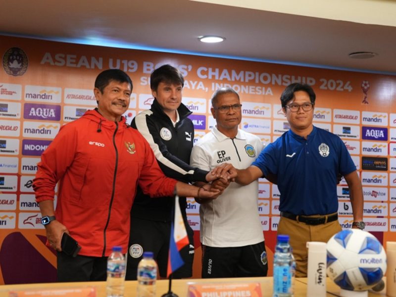 
Tim Nasional U-19 Indonesia memulai petualangan mereka di turnamen ASEAN U-19 Boys Championship 2024,  melawan Filipina di Stadion Gelora Bung Tomo, Surabaya, Rabu (17/7/2024). (Foto: PSSI)
