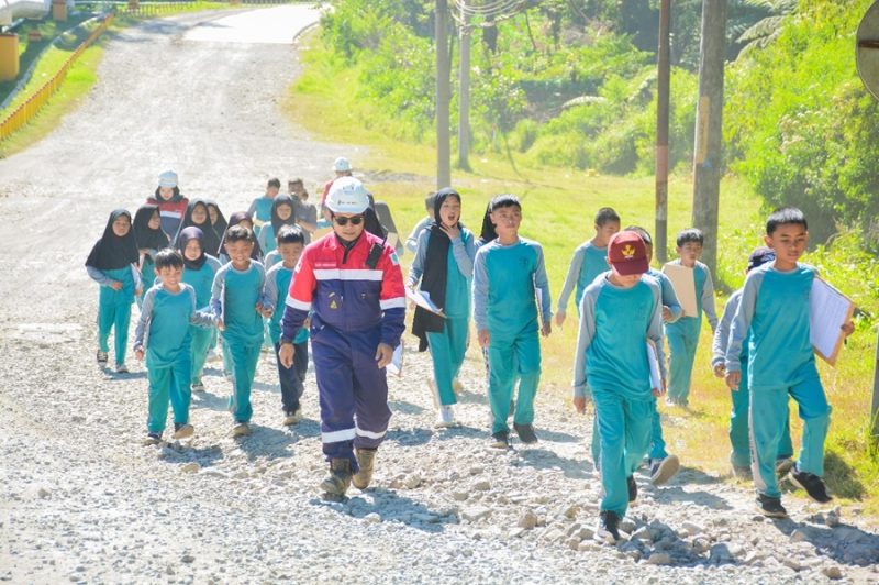 Dalam rangka memperingati Hari Anak Nasional, PT Geo Dipa Energi (Persero) atau Geodipa menggelar kegiatan Geothermal Goes to School. (Foto: Ist)
