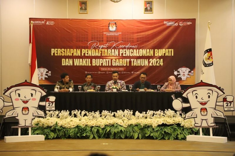 
Rapat Koordinasi (Rakor) Persiapan Pendaftaran Pencalonan Bupati dan Wakil Bupati Garut Tahun 2024, yang dilaksanakan di Fave Hotel Garut, Sabtu (24/8/2024).(Foto:andre/dara)
