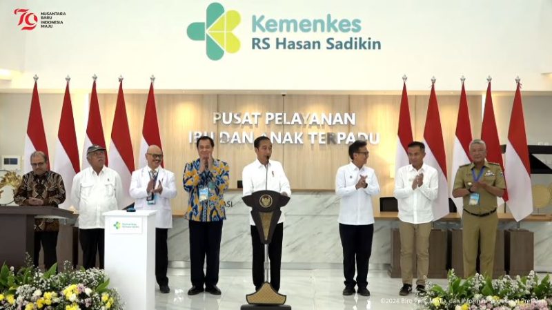 Presiden Jokowi Resmikan Gedung Pelayanan Kesehatan Ibu dan Anak Rumah Sakit Hasan Sadikin Bandung, Kamis (29/08/2024). (Foto: Tangkapan layar YouTube Setpres)
