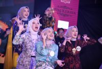 
Bunda Genre Provinsi  Jawa Barat Amanda Soemedi mengikuti acara Grand Final Apresiasi Duta Genre Jawa Barat 2024 di Harris Hotel & Conventions Festival Citylink Bandung, Sabtu (7/9/2024). (Foto: Dokpim Jabar)