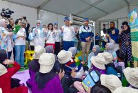 
Pj Gubernur Jabar Bey Machmudin bersama  Menteri Kesehatan RI Budi Gunadi Sadikin membuka Ayo Sehat Festival 2024 di area Gedung Sate, Kota Bandung, Sabtu (14/9/2024).(Foto: Biro Adpim Jabar)