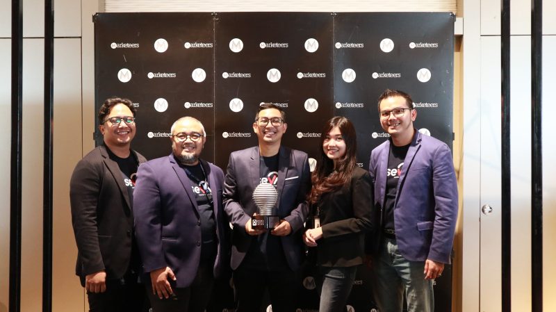 SEVA meraih penghargaan dalam Marketeers Editor’s Choice Award (MECA) 2024 pada kategori “Digital Branding of The Year” untuk kampanye #JelasDariAwal yang diselenggarakan pada 12 September 2024 di Jakarta (Foto: Istimewa)