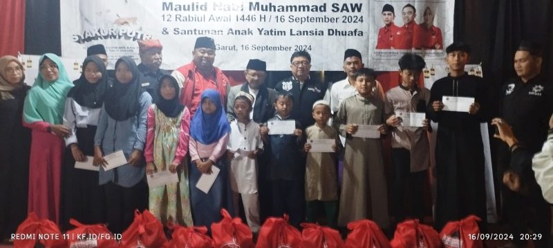 DPC PDI Perjuangan Garut peringati Maulid Nabi Muhamad SAW 12 Rabiul Awal 1446 H Tahun 2024 di Halaman Kantor DPC PDI Perjuangan Garut, Jalan Merdeka, Kecamatan Tarogong Kidul, Kabupaten Garut, Senin (16/9/2024) malam (Foto: Istimewa)