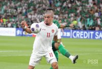 
Pemain Indonesia  Ragnar Oratmangoen mencetak gol ke gawang Arab Saudi menit ke-19, pada laga Grup C Babak ketiga Kualifikasi Piala Dunia 2026 Zona Asia Stadion King Abdullah Sports City, Jeddah, Jumat (6/9/2024) WIB.(Foto: pssi)
