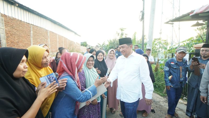 Calon Bupati Garut nomor urut 2, Abdusy Syakur Amin, mengunjungi pengrajin kulit di Desa Sukamulya, Kecamatan Karangpawitan, Kabupaten Garut pada Rabu (9/10/2024)(Foto: Istimewa)