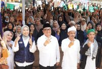 Paslon Bupati dan Wakil Bupati Garut nomor urut 2, Abdusy Syakur Amin-Putri Karlina, menghadiri deklarasi relawan Kapolaga di Desa Cikembulan, Kecamatan Kadungora, Kabupaten Garut, Selasa (29/10/2024)(Foto: Istimewa)