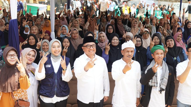 Paslon Bupati dan Wakil Bupati Garut nomor urut 2, Abdusy Syakur Amin-Putri Karlina, menghadiri deklarasi relawan Kapolaga di Desa Cikembulan, Kecamatan Kadungora, Kabupaten Garut, Selasa (29/10/2024)(Foto: Istimewa)