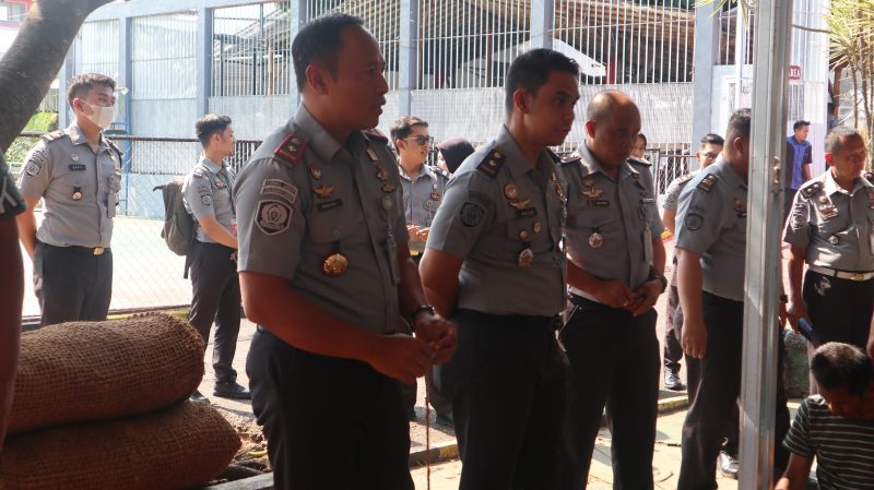 Lapas Narkotika Bandung melakukan studi tiru ke Lapas Kelas IIA Garut di Jalan KH. Hasan Arif, Kecamatan Banyuresmi, Kabupaten Garut, Rabu (30/10/2024)(Foto: Istimewa)