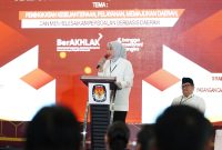 
Cawabup Garut nomor urut 2, Putri Karlina, saat debat publik pertama di pilkada Garut 2024 di Hotel Santika, Jalan Cipanas Baru, Kecamatan Tarogong Kaler, Kabupaten Garut, Rabu (23/10/2024) malam.(Foto: andre/dara)
