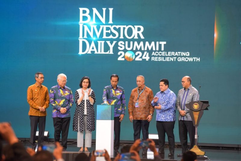 Presiden Joko Widodo (Jokowi) pada Peresmian Pembukaan BNI Investor Daily Summit 2024, di Jakarta Convention Center (JCC) Senayan, Provinsi DKI Jakarta, Selasa (08/10/2024). (Foto: Humas Setkab/Rahmat)
