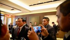 Presiden Prabowo Subianto dalam keterangannya kepada awak media usai pertemuan dengan Menteri Pertahanan Amerika Serikat, Lloyd Austin, Rabu (13/11/2024). (Foto: BPMI Setpres/Aldoni)