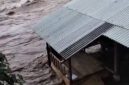 Banjir bandang akibat meluapnya Sungai Cidadap Kecamatan Gununghalu, Kabupaten Bandung Barat, Jawa Barat teredam puluhan rumah dan pesawahan, Sabtu petang (16/11/2024).(Foto: Ist)
