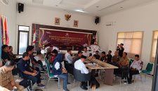 KPU Kabupaten Garut menggelar rapat koordinasi menjelang debat publik kedua dan kampanye rapat umum dalam rangkaian Pilkada 2024 di Aula KPU Garut, Jalan Suherman, Kecamatan Tarogong Kaler, Kabupaten Garut, Senin (18/11/2024)(Foto: Ist)
