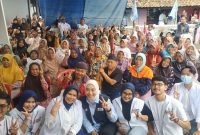 
Calon Wakil Bupati Garut nomor 02, Putri Karlina, menggelar pemeriksaan kesehatan dan pengobatan gratis saat berkampanye di Desa Mekarmukti, Kecamatan Cilawu, Kabupaten Garut, Rabu (6/11/2024). (Foto: andre/dara)


