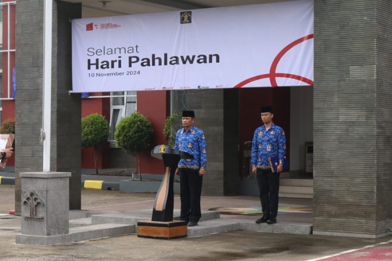 
Lapas Kelas IIA Banceuy melaksanakan upacara peringatan Hari Pahlawan 2024 di Lapangan Upacara Minggu (10/11/2024). (Foto: Ist)


