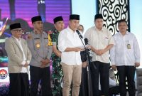 Penjabat Gubernur Jawa Barat Bey Machmudin menggelar doa bersama Pilkada Jabar Damai 2024, di Gedung Satlantas Polda Jabar.(Foto: biro adpim)
