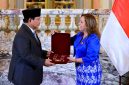 Dalam kunjungan resminya ke Peru, Presiden Republik Indonesia, Prabowo Subianto, dianugerahi tanda kehormatan tertinggi “Grand Cross of the Order of the Sun of Peru” oleh Pemerintah Peru. Penghargaan tersebut diberikan dalam upacara resmi di Istana Pemerintahan, Lima, Kamis (14/11/2024). (Foto: BPMI Setpres/ Muchlis Jr)