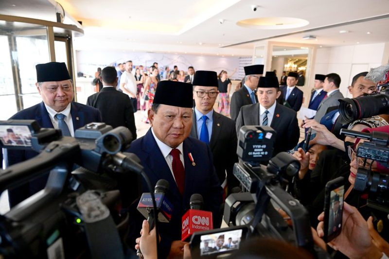 Presiden Prabowo Subianto memberikan keterangan kepada awak media usai pertemuan bilateral dengan Sekretaris Jenderal Persatuan Bangsa-Bangsa (PBB), António Guterres, pada Minggu, 17 November 2024, di Rio de Janeiro, Brasil. (Foto: BPMI Setpres/Muchlis Jr)