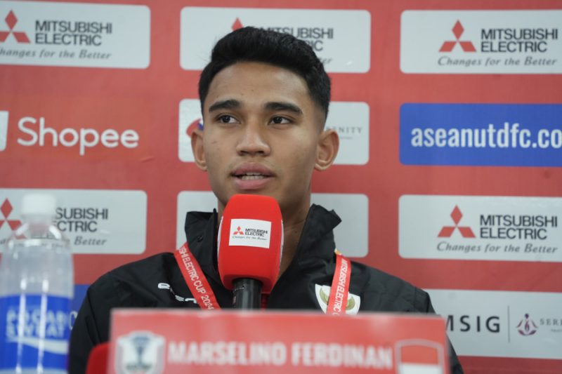 Gelandang Timnas Indonesia, Marselino Ferdinan menghadiri 
konferensi pers jelang pertandingan melawan Laos. (Foto: pssi)

